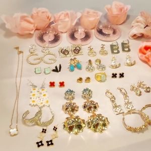 Lots of jewelry All Brand New